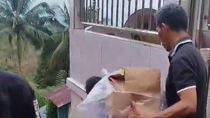 Warga digegerkan dengan penemuan mayat bayi di Minahasa, Sulawesi Utara.
