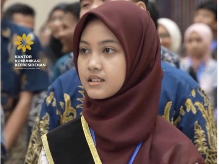 Zazkia Zahra, lulusan SMAN 1 Leuwiliang, Kabupaten Bogor yang akan Mengenyam pendidikan di University of Toronto, Kanada.