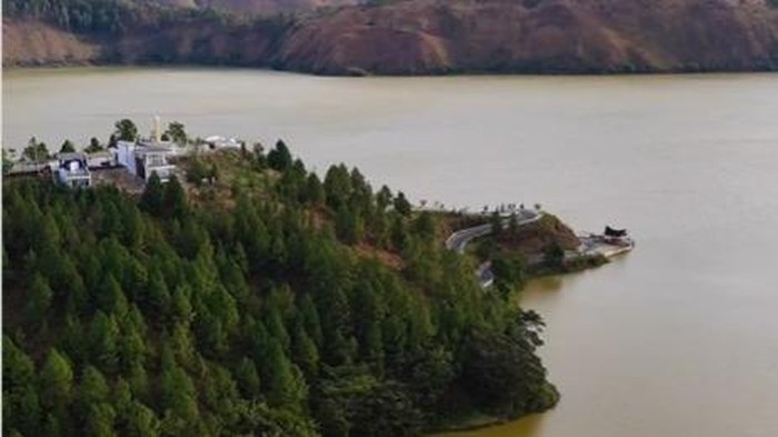 Air Danau Toba mendadak keruh. (Foto: Istimewa)