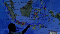 Struktur fondasi profile menggunakan tiang pancang dengan diameter 120 cm dan kedalaman rata-rata 24 meter, dengan jumlah titik sekitar 64 titik. Gedung ini terdiri dari 2 basement dan 9 lantai.