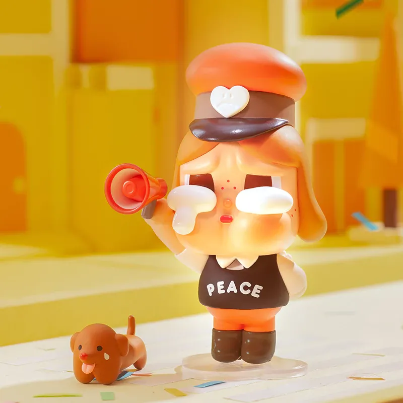 Boneka Crybaby. (POP MART)