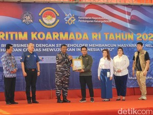 CT Arsa dan Koarmada RI Gelar Sunatan Massal-Periksa Mata di Muara Angke