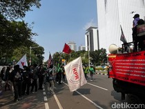 Video: Ada Demo Ojol, Jalan Medan Merdeka Selatan Ditutup Sementara