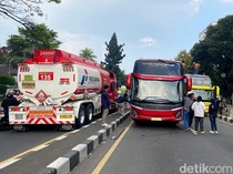 Demo Pekerja Pariwisata, Jalan ke Flyover Pasupati Ditutup