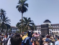 Pekerja Wisata ke Demul: Beliau Tak Punya Nyali Bertatap Langsung