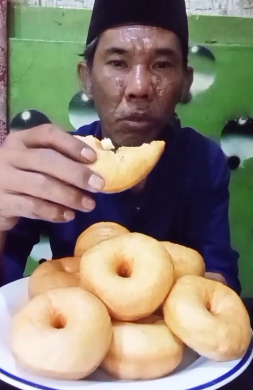 Donat Abah Geboy Disebut Netizen Lebih Bagus dari Donat Pinkan Mambo