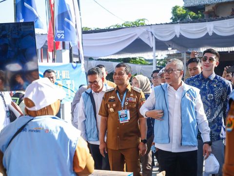 Gubernur Jateng Ahmad Luthfi di acara Peluncuran 80.000 Kelembagaan Koperasi Desa/Kelurahan Merah Putih di Desa Bentangan, Klaten, Senin (21/7/2025).
