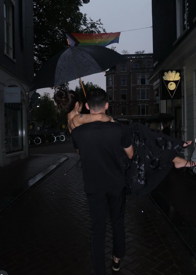 Jennifer dan Hubner juga tampak memamerkan momen mesra mereka. Meski demikian hingga kini keduanya tak pernah secara gamblang mengakui jika mereka berpacaran. Foto: Instagram/@jennifercoppenreal20/@justinhubner5
