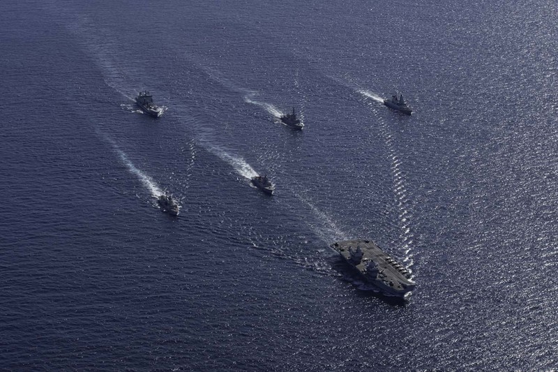 Kapal induk AS dan Inggris