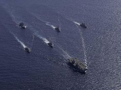 Kapal Induk Canggih Amerika dan Inggris Berkeliaran di Laut Timor