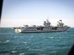 Kapal Induk Canggih Amerika dan Inggris Berkeliaran di Laut Timor