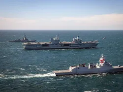 Kapal Induk Canggih Amerika dan Inggris Berkeliaran di Laut Timor