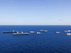 Kapal Induk Canggih Amerika dan Inggris Berkeliaran di Laut Timor