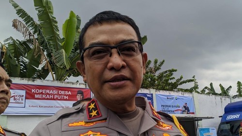 Kapolda NTB, Irjen Hadi Gunawan, ditemui di Desa Kekeri, Kecamatan Gunungsari, Lombok Barat, Senin (21/7/2025). (Ahmad Viqi/detikBali)