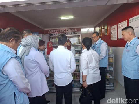 Ketua Komisi IV DPR RI, Titiek Soeharto serta beberapa menteri tiba di lokasi peluncuran Koperasi Desa Merah Putih di Desa Bentangan, Wonosari, Klaten, Senin (21/7/2025).