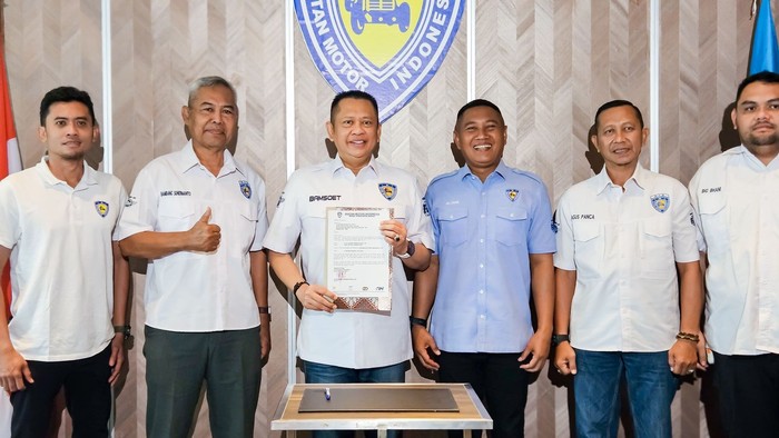 Ketua Umum Ikatan Motor Indonesia (IMI) Bambang Soesatyo (Bamsoet) menyampaikan apresiasi atas dukungan resmi dari IMI Provinsi Nusa Tenggara Barat (NTB) untuk pencalonannya kembali sebagai Ketua Umum IMI periode 2025–2030.