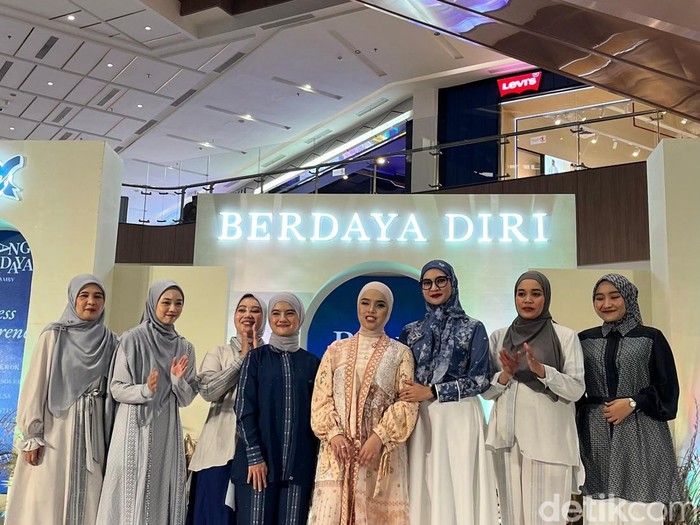 Klamby mendukung pemberdayaan wanita Indonesia melalui kampanye bertajuk βBerdaya Diriβ. Klamby mendukung pemberdayaan wanita Indonesia melalui kampanye bertajuk βBerdaya Diriβ.