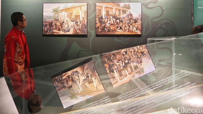 Menapak Jejak Diponegoro di Pameran 200 Tahun Perang Jawa Pameran bertajuk MARTABAT digelar di Gedung Perpustakaan Nasional Republik Indonesia, Jakarta, Minggu (20/7/2025). Pameran dalam rangka memperingati 200 tahun meletusnya Perang Jawa.