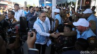 Prosesi launching kegiatan yang mengusung tagline Bangun Koperasi Desa, Indonesia Jaya itu dapat disaksikan juga di laman detik.com mulai pukul 09.45 WIB. Jangan sampai kelewatan untuk jadi saksi sejarah peluncuran Koperasi Desa/Kelurahan Merah Putih ya detikers!