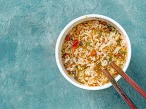 Efek Tragis Makan Mie Instan hingga Kopi Favorit Sri Mulyani