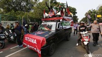 Ketua Umum Gerakan Aksi Roda Dua (Garda) Indonesia Raden Igun Wicaksono mengatakan, pihaknya siap melakukan aksi demo yang lebih besar sampai tuntutan mereka terealisasi.