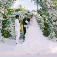 Seperti dikutip dari Goal, Endrick dan Gabriely menggelar resepsi 10 bulan setelah mereka resmi menikah pada September 2024. Foto: Dok. Instagram @endrick @gabriely