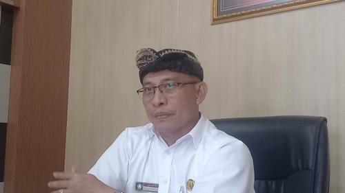 Plt Kepala Disdikpora Buleleng, Dewa Made Sudiarta, saat ditemui, Senin (21/7/2025). (Made Wijaya Kusuma/detikBali)