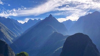 Pemandangan Saat Turun dari Machu Picchu Foto: Demilked
