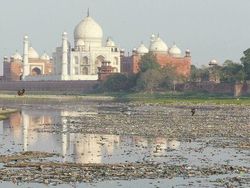Sudut Pandang Tak Terduga dari Landmark Dunia, Bikin Melotot!