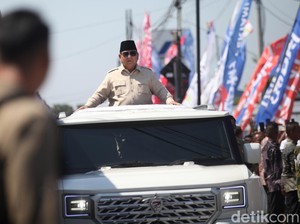 Prabowo Colek Sri Mulyani buat Kasih Obat Gratis di Kopdes Merah Putih