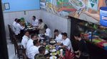 Momen Hangat Prabowo, Jokowi, dan Gibran Saat Makan di Bakmi Jowo Bu Citro