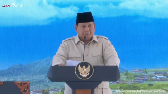 Presiden Prabowo Subianto di acara Kopdes Merah Putih, di Klaten, Jawa Tengah, Senin (21/7/2025).