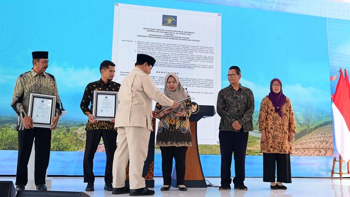 Presiden Prabowo Subianto meluncurkan Kopdes Merah Putih. Dok. Muchlis-Biro Pers Sekretariat Presiden)