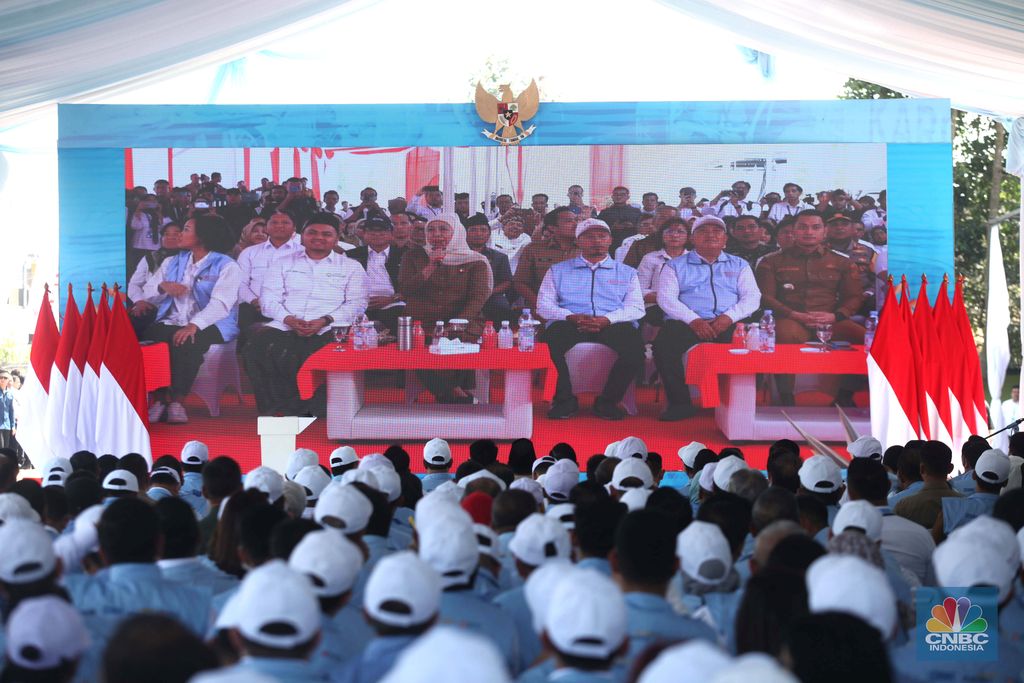 Presiden RI Prabowo Subianto dalam peresmian Koperasi Desa Merah Putih, Desa Bentangan, Klaten, Jawa Tengah, Senin, (21/7/2025). (CNBC Indonesia/Muhammad Sabki)