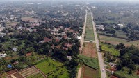 Foto udara jalan Bojonggede-Kemang (Bomang) yang belum selesai dikerjakan di Tajur Halang, Kabupaten Bogor, Jawa Barat, Senin (21/7/2025). Foto: ANTARA FOTO/Yulius Satria Wijaya