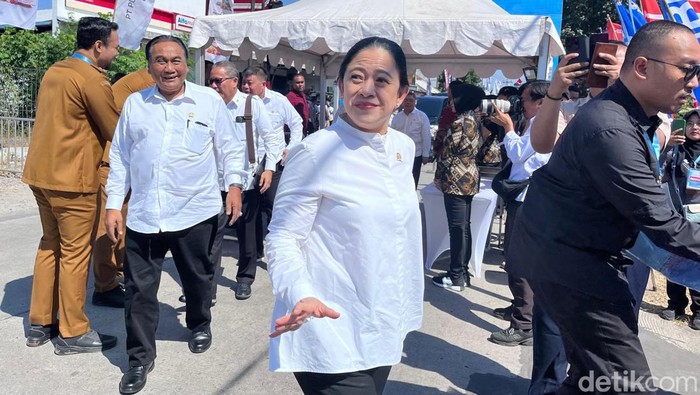 Puan Maharani dan Bambang Pacul Wuryanto tiba di lokasi peluncuran Koperasi Desa Merah Putih di Bentangan, Klaten, Senin (21/7/2025).