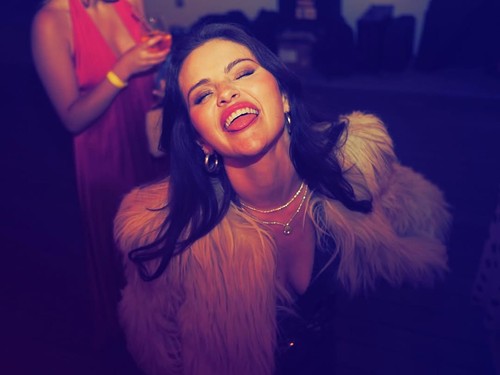 Selena Gomez dalam foto yang diunggah ke Instagram pribadinya.