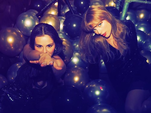 Selena Gomez dalam foto yang diunggah ke Instagram pribadinya.