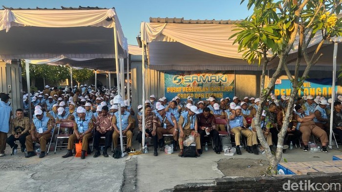 Suasana jelang peluncuran Koperasi Desa Merah Putih oleh Presiden Prabowo Subianto di Desa Bentangan, Wonosari, Klaten, Senin (21/7/2025).