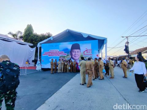 Suasana Lokasi Peluncuran Kopdes Merah Putih di Desa Bentangan, Klaten, jelang Kedatangan Presiden Prabowo, Senin (21/7/2025).