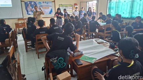 Suasana MPLS hari pertama di SMA Negeri 1 Marga, Kecamatan Marga, Tabanan, Senin (21/7/2025). (Krisna Pradipta )