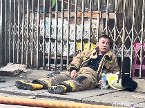 Video: Wajah Lelah Petugas Damkar Usai Padamkan Kebakaran Tambora