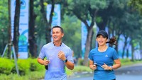 Ussy Sulistiawaty, istrinya, yang lebih dulu terjerumus ke lari. Andhika ketularan! Foto: dok instagram Andhika Pratama