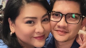 Audy Item bisa jauh dari gosip selama menikah dengan Iko Uwais. Gak usah repot-repot, macam-macam, kayak gak perlu apa-apa lo posting, gak perlu apa-apa orang tahu, kita harus punya privasi, apalagi sudah punya anak, nama baik suami-istri. Walaupun kita public figure, ya kita sama manusialah, ujarnya. (Foto: dok Instagram audyitem)