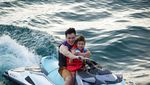Potret Keseruan Baim Wong Liburan Keluarga di Danau Toba