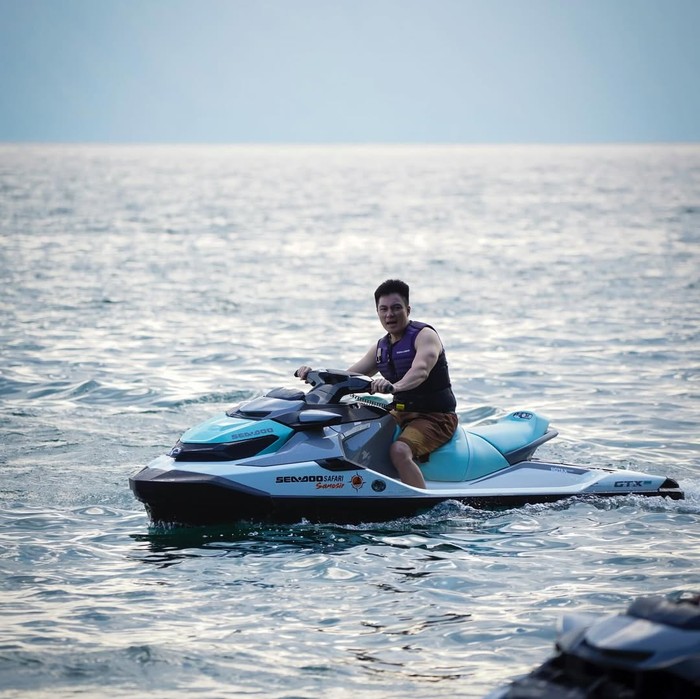 Baim Wong di Danau Toba