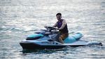 Potret Keseruan Baim Wong Liburan Keluarga di Danau Toba