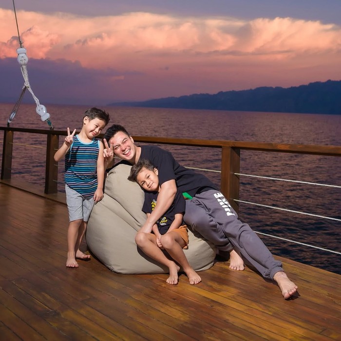 Baim Wong di Danau Toba Baim Wong di Danau Toba
