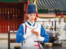 Lim Yoona Terjebak di Masa Lalu, Jadi Chef Raja Angkuh Lim Yoona Terjebak di Masa Lalu, Jadi Chef Raja Angkuh