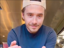 Brooklyn Beckham Pamer Masak Pakai Air Laut di Yacht Mewah, Netizen: Jijik!